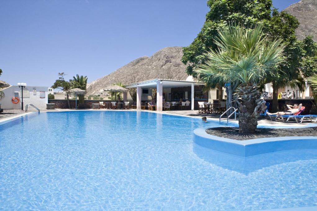 Sandy'S Infinity Resort Периса Екстериор снимка
