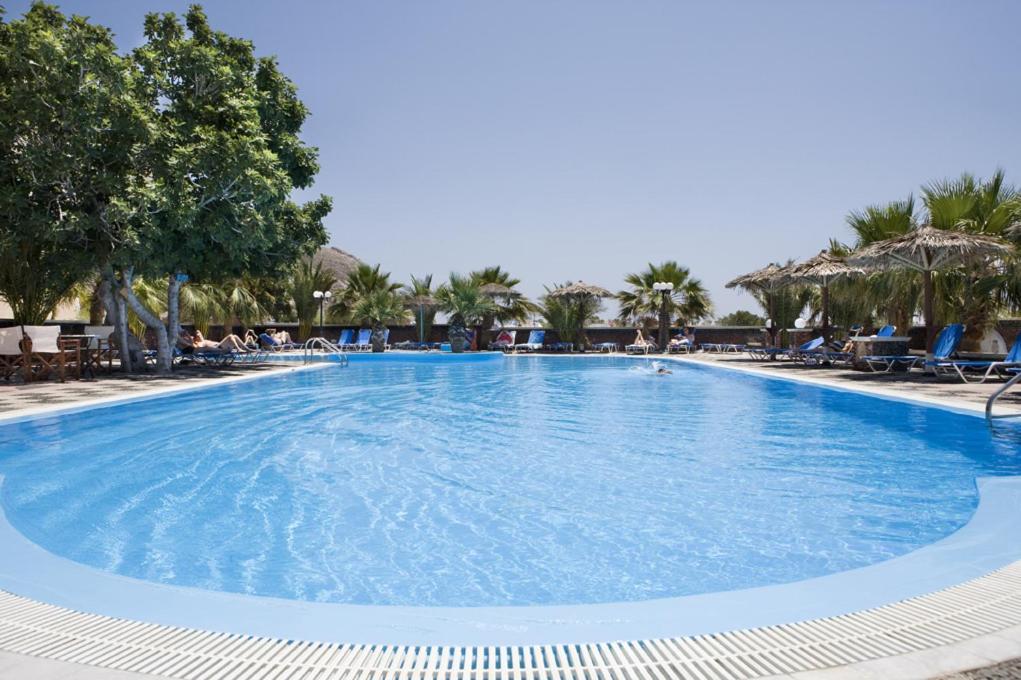 Sandy'S Infinity Resort Периса Екстериор снимка